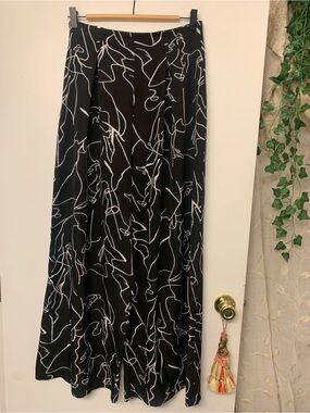 Women’s Black Abstract Line-Print Maxi Skirt
